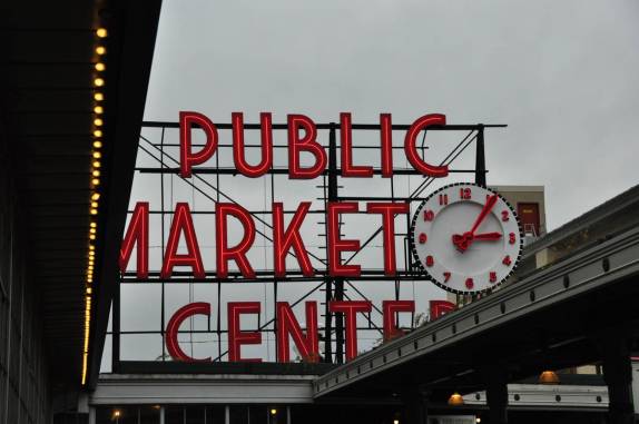 Pike Public Market, o famoso mercado de Seattle, no estado de Washington, nos Estados Unidos